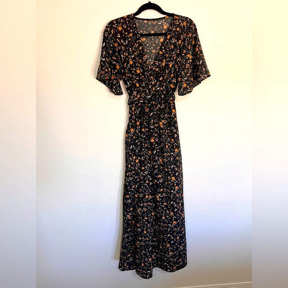 SHEIN Full Length Black Floral Vneck Split Aide Fit&Flare Flare Sleeve Tie Up - Picture 2 of 13